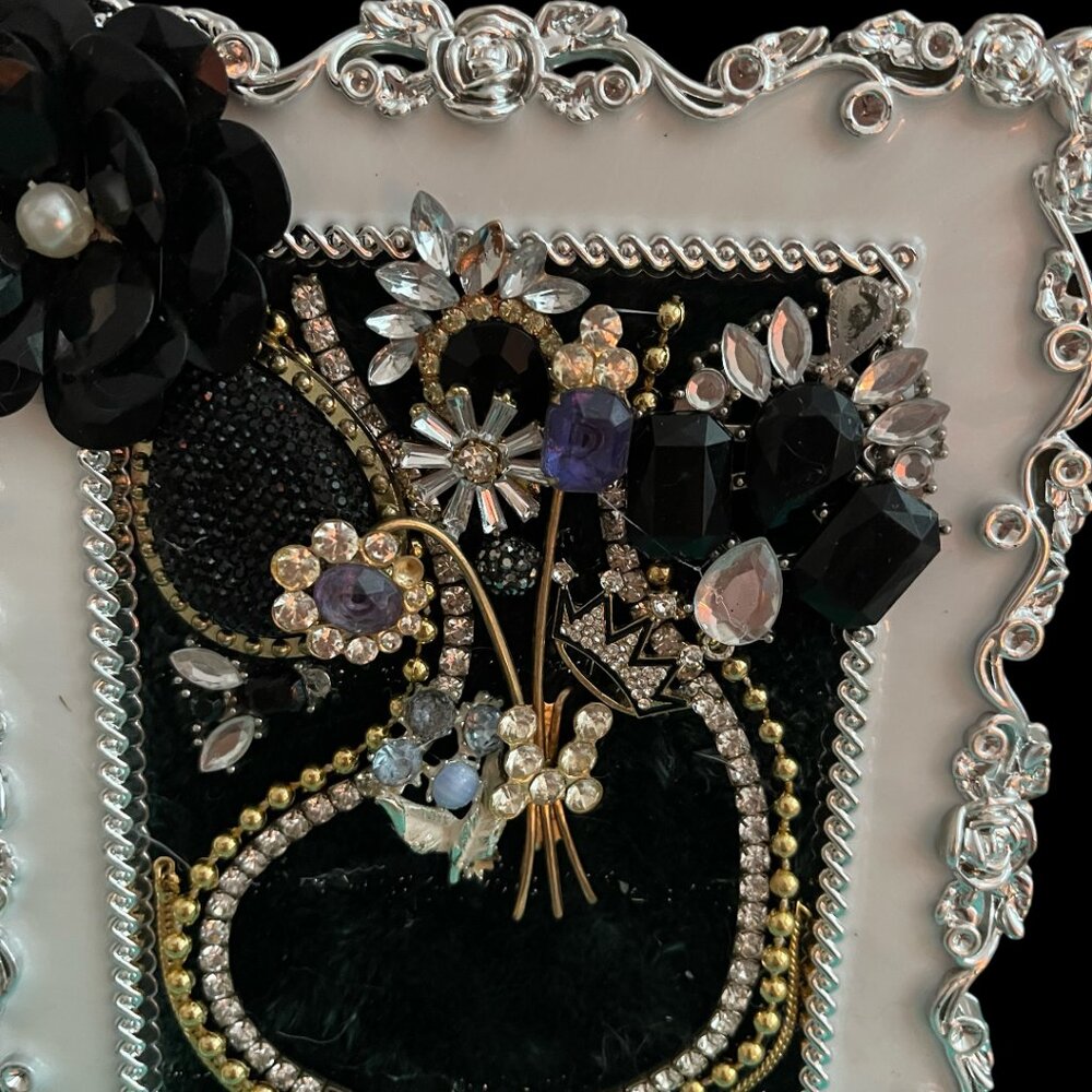 HAND CRAFTED Framed Jewelry Art ~ 5" x 7" - Picture 2 of 4